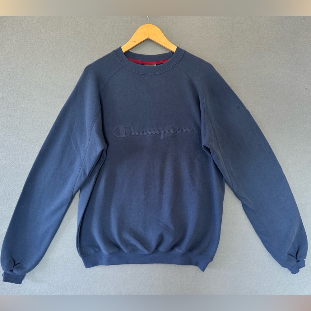 Champion Navy Embossed Logo Sweatshirt NWT Men’s Medium Classic Crewneck - Picture 2 of 13